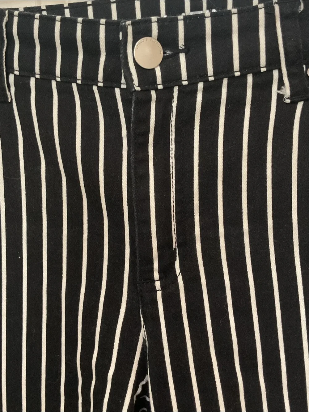 Chico’s Platinum Black and White Striped Denim Ankle Jeans Size .5 Reg 6 - Picture 6 of 12